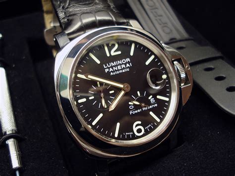 The Breitling Watch Blog » Panerai PAM90 on The Block.